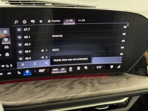 Used 2025 Audi Q5 Premium Plus w/ Premium Plus AWD/4WD image 17