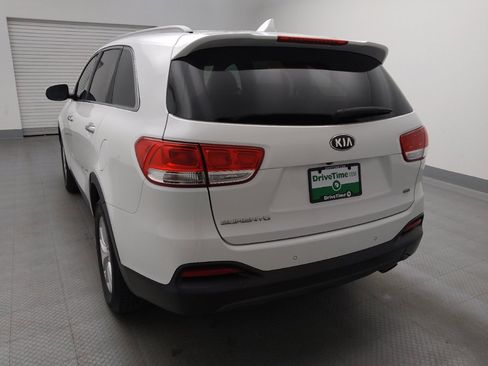 Used 2018 Kia Sorento FWD image 6