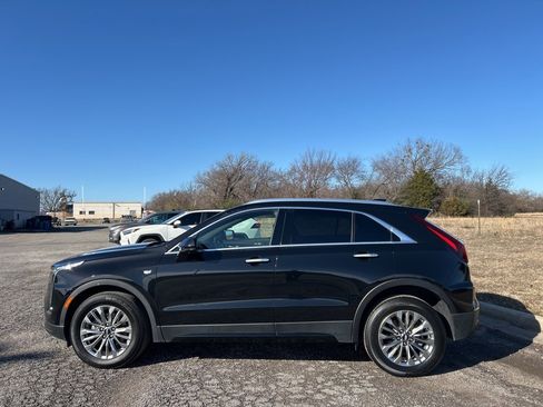 Used 2025 Cadillac XT4 Premium Luxury image 9