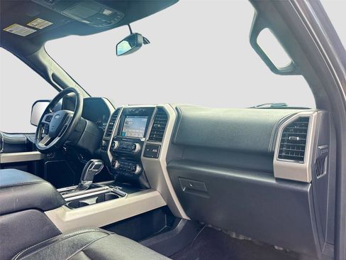 Used 2018 Ford F150 Lariat image 31