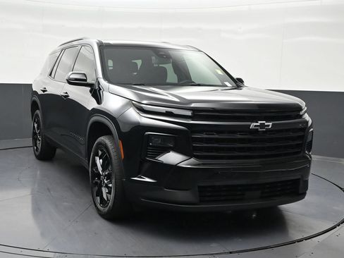 Used 2023 Chevrolet Traverse LT FWD image 8