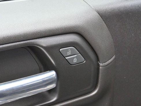 Used 2022 Chevrolet Silverado 1500 LT AWD/4WD image 10