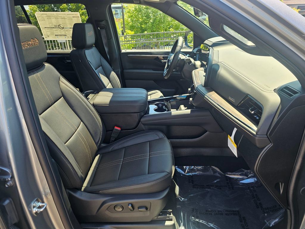 New 2026 Chevrolet Tahoe High Country AWD/4WD image 11