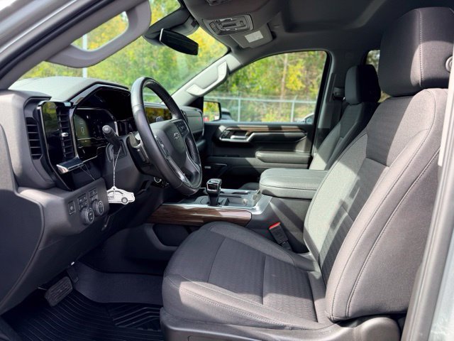 Used 2023 Chevrolet Silverado 1500 RST AWD/4WD image 7