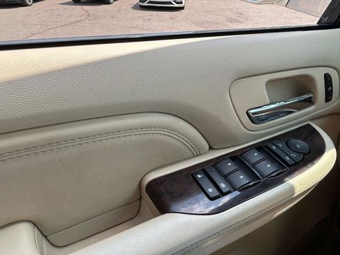 Used 2007 Cadillac Escalade AWD w/ Information Package image 30