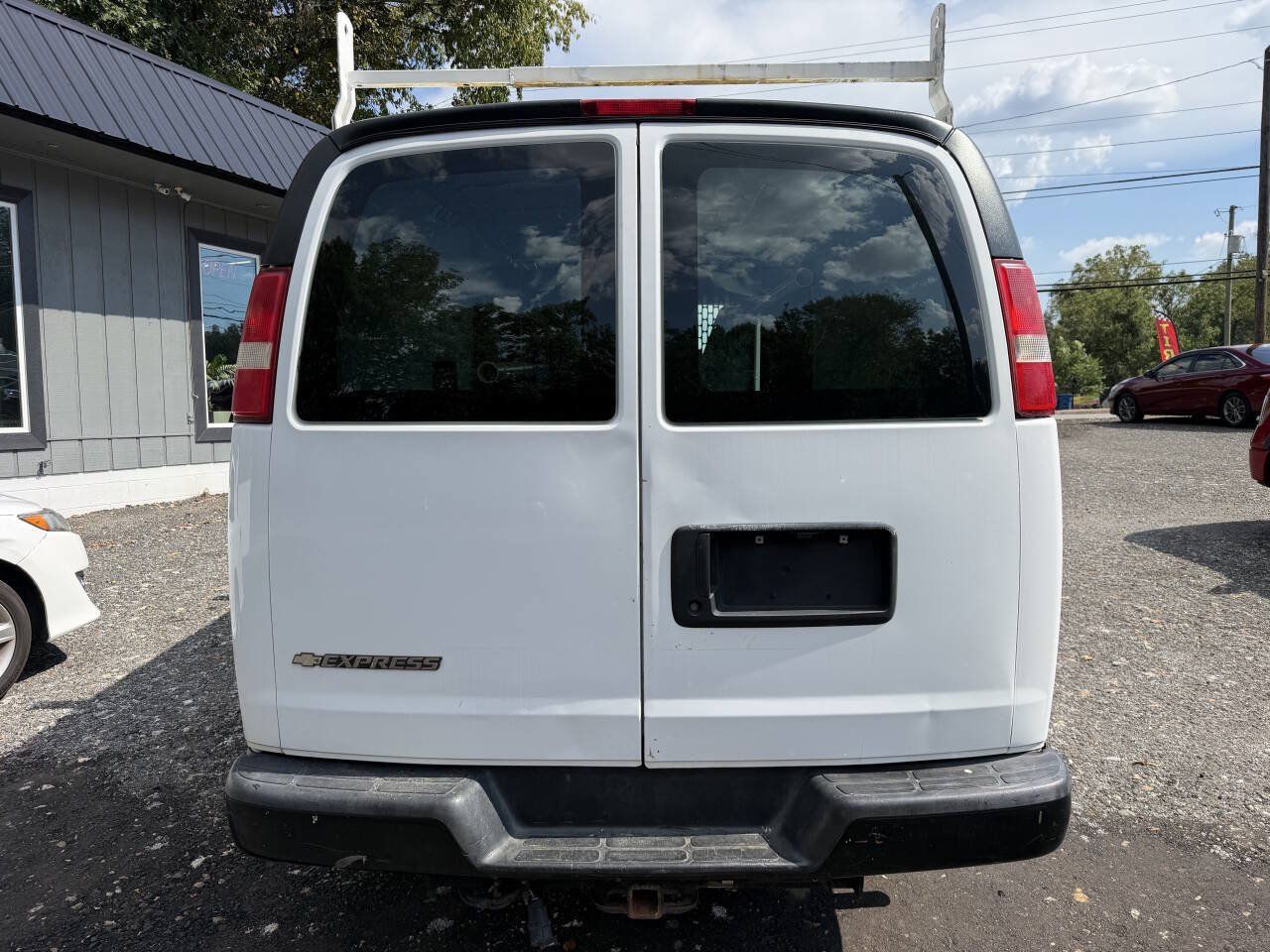 Used 2017 Chevrolet Express 3500 Extended RWD image 6