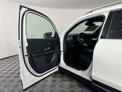 New 2026 Mercedes-Benz GLB 250 4MATIC image 18