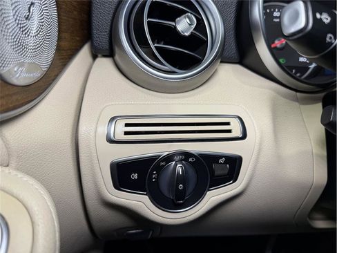 Used 2019 Mercedes-Benz C 300 Sedan image 34