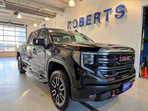 Used 2025 GMC Sierra 1500 AT4 w/ Technology Package image 2