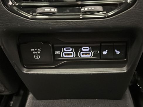 Used 2022 Jeep Grand Cherokee Limited AWD/4WD image 37