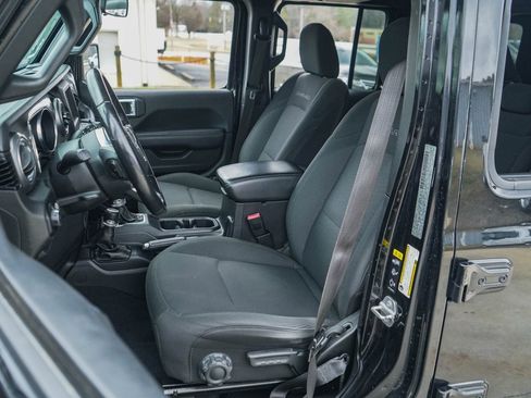 Used 2020 Jeep Wrangler Unlimited Sahara image 7