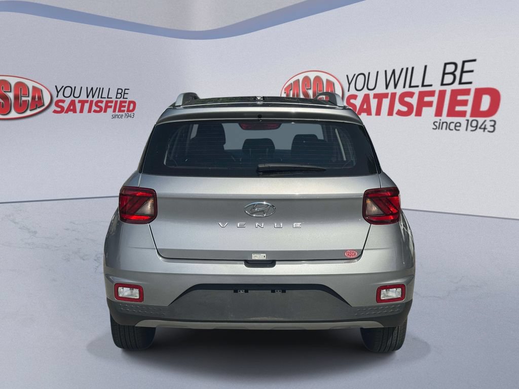 Used 2024 Hyundai Venue SEL FWD image 5