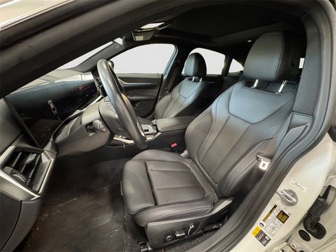 Used 2024 BMW i4 eDrive40 w/ Convenience Package image 9