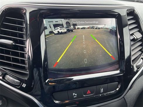 Certified 2020 Jeep Cherokee Limited w/ Luxury Group image 20