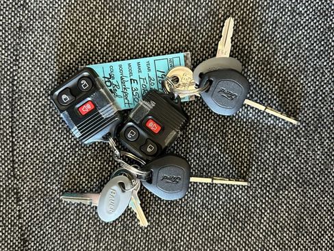 Used 2025 Ford E-350 and Econoline 350 Super Duty w/ Driver's Safety Package image 5