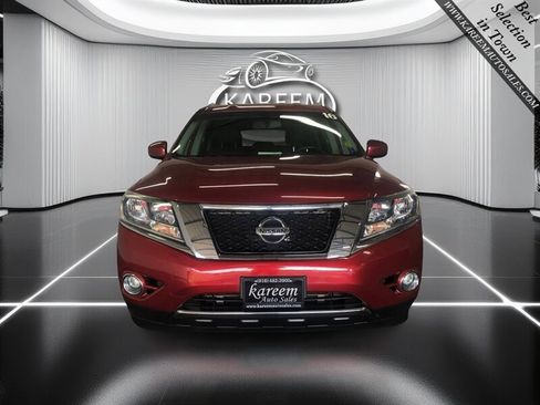 Used 2016 Nissan Pathfinder SV w/ SV Cold Weather Package image 2