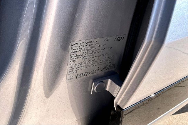 Used 2025 Audi Q5 Premium AWD/4WD image 35