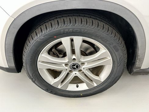 Used 2018 Mercedes-Benz GLA 250 4MATIC w/ Premium Package image 11