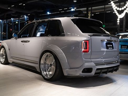 Used 2026 Rolls-Royce Cullinan AWD/4WD image 23