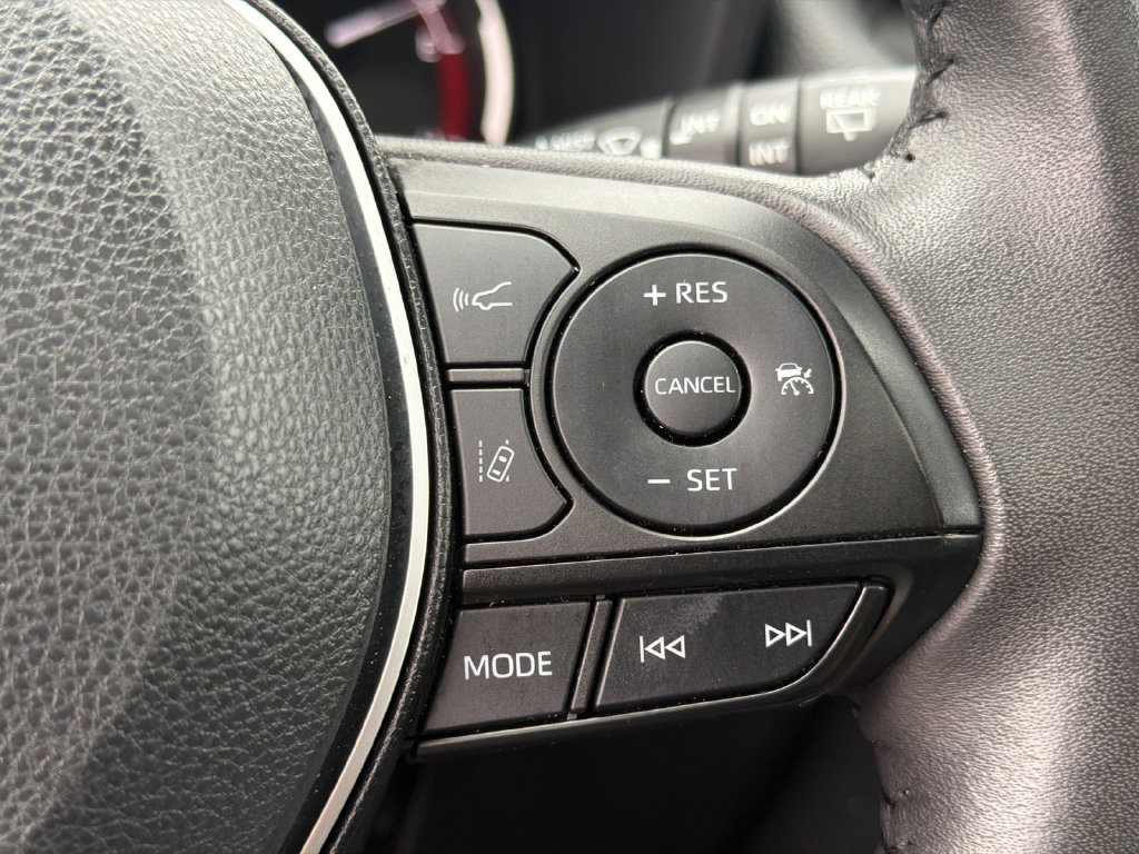 Used 2025 Toyota RAV4 XLE Premium FWD image 26