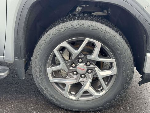 Used 2024 GMC Sierra 1500 SLT w/ SLT Premium Plus Package AWD/4WD image 8