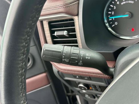 Used 2024 Ford Expedition Limited image 22