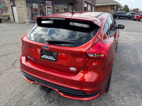 Used 2018 Ford Focus ST image 13