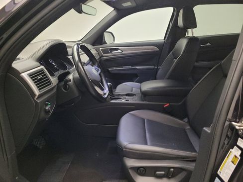 Used 2020 Volkswagen Atlas Cross Sport SE w/ Towing Package FWD image 17