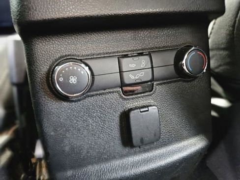 Used 2017 Ford Explorer XLT FWD image 27