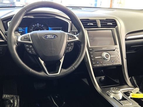 Used 2019 Ford Fusion Titanium image 16