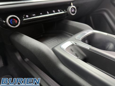 New 2026 Chevrolet Equinox EV LT image 17