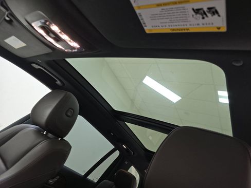 Used 2022 Mercedes-Benz GLS 450 4MATIC image 15