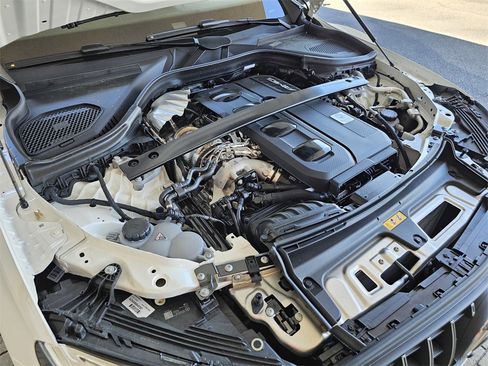 Used 2025 Mercedes-Benz GLC 43 AMG 4MATIC image 27