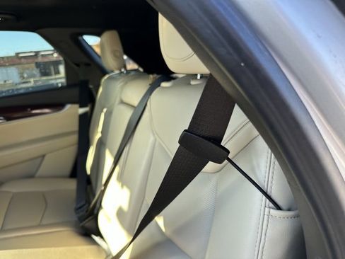 Used 2017 Cadillac XT5 Luxury w/ Driver Awareness Package image 16