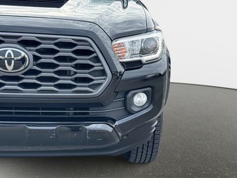 Used 2021 Toyota Tacoma TRD Sport image 11