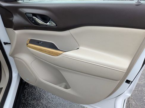 Used 2018 GMC Acadia Denali w/ Technology Package FWD image 26