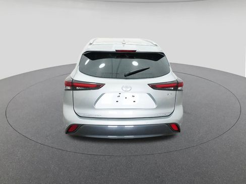 New 2025 Toyota Highlander Limited image 7
