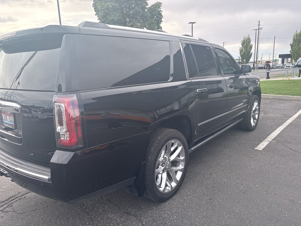 Used 2017 GMC Yukon XL Denali w/ Open Road Package AWD/4WD image 7