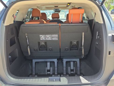 New 2026 Kia Carnival SX w/ SX Dark Edition Package FWD image 10