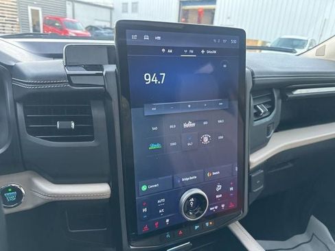 Used 2023 Ford Expedition Platinum image 25