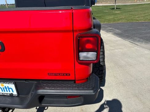 Used 2021 Jeep Gladiator Sport AWD/4WD image 27