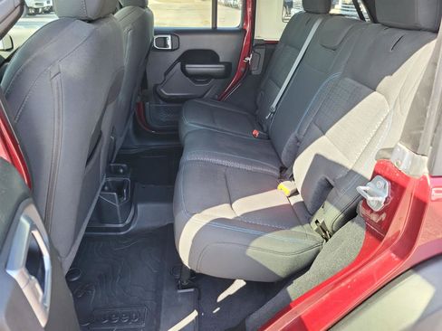 Used 2021 Jeep Wrangler Unlimited Sport image 23