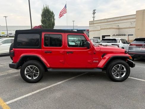 Used 2023 Jeep Wrangler Unlimited Sahara w/ Safety Group AWD/4WD image 9