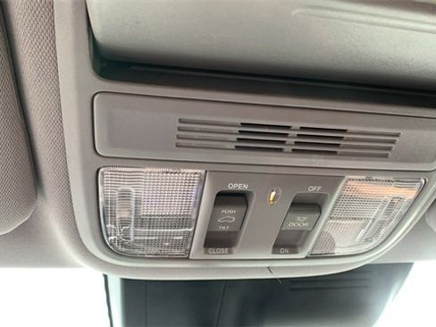 Used 2022 Honda CR-V EX image 17