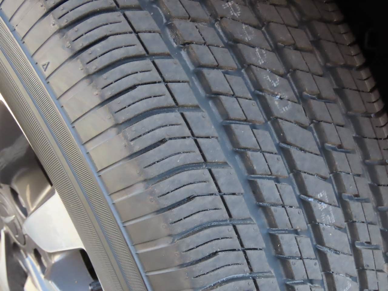 Used 2024 Chrysler Pacifica Limited FWD image 7