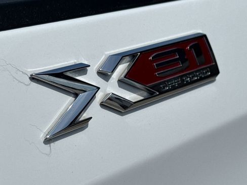 Used 2022 GMC Sierra 1500 SLT AWD/4WD image 12