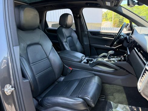 Used 2019 Porsche Cayenne image 26
