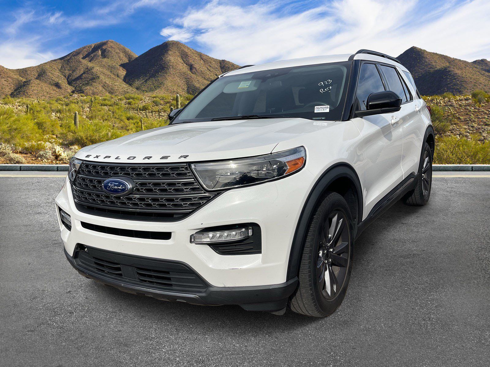 Used 2022 Ford Explorer XLT w/ Equipment Group 202A RWD image 13