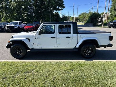 Used 2022 Jeep Gladiator Sport AWD/4WD image 5