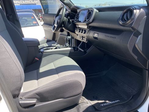 Used 2020 Toyota Tacoma TRD Sport w/ Technology Package RWD image 20